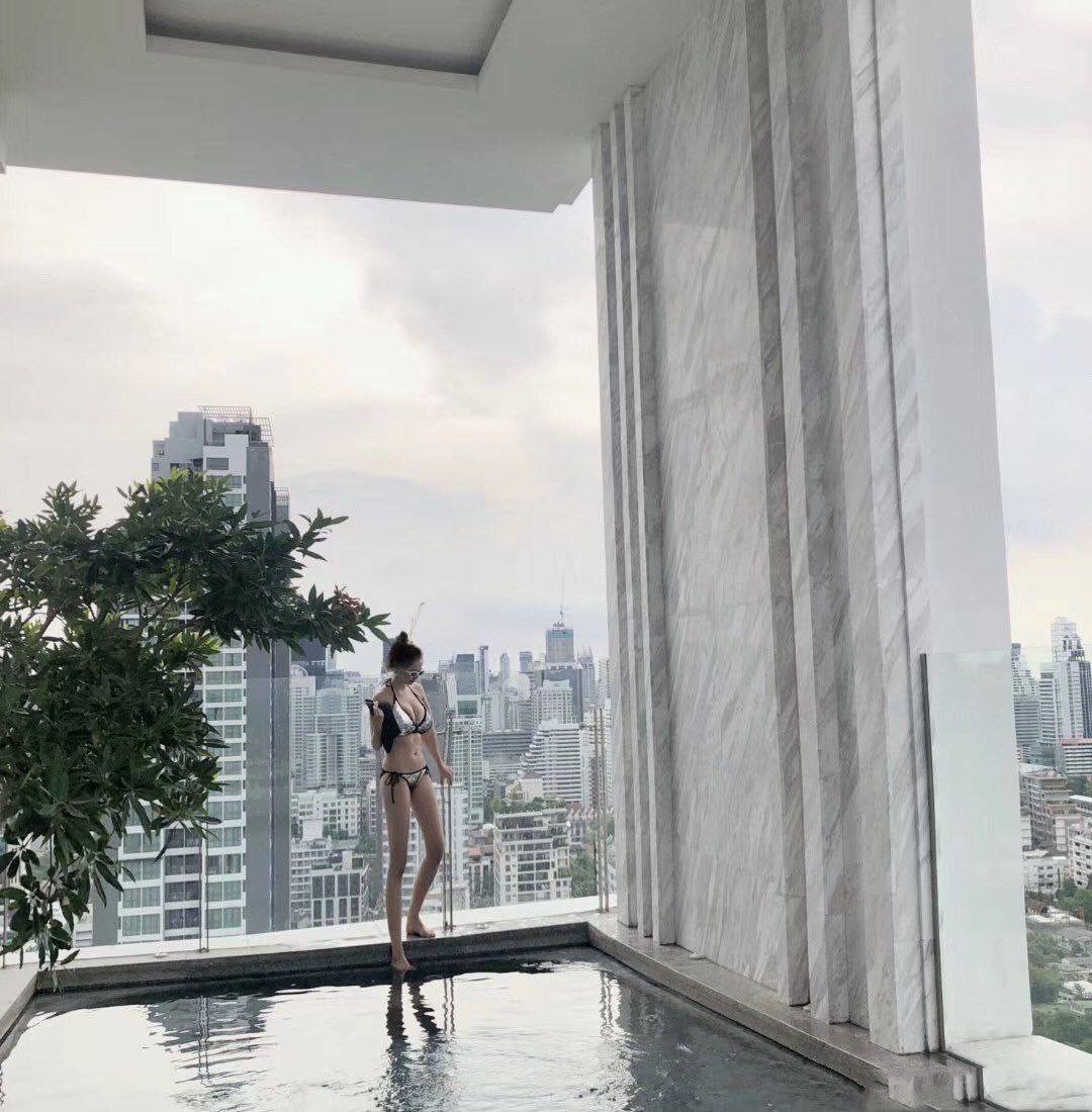 欧美爆乳少妇a片,メイリン モデルコレクション メ,观看免费无删减完整版